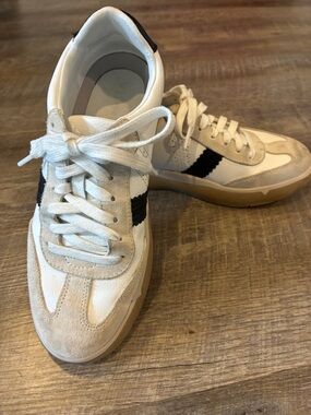 Vionic City Walk sneaker (7.5)